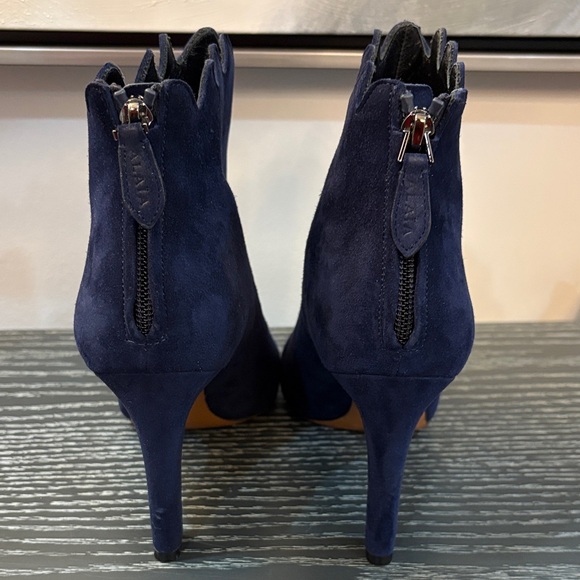 Alaia Navy Suede Ankle Boots - Picture 3 of 8